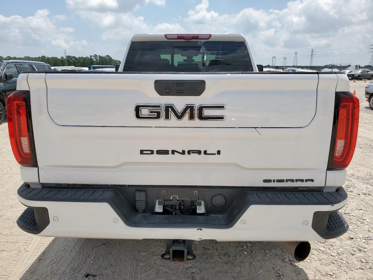 GMC SIERRA K2500 DENALI