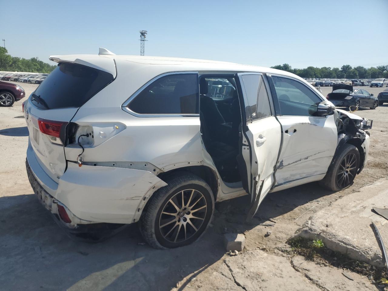 TOYOTA HIGHLANDER SE