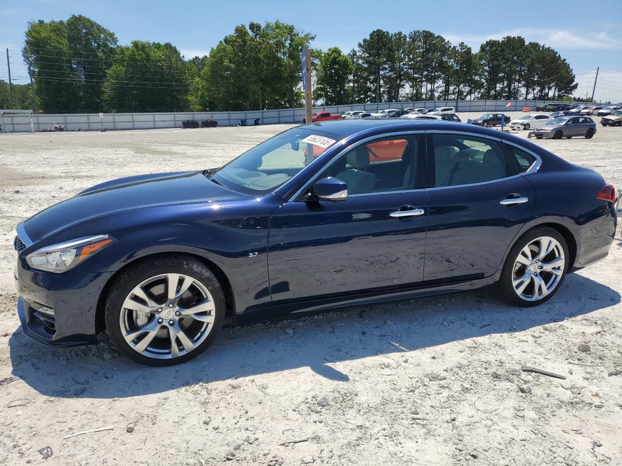 INFINITI Q70 3.7
