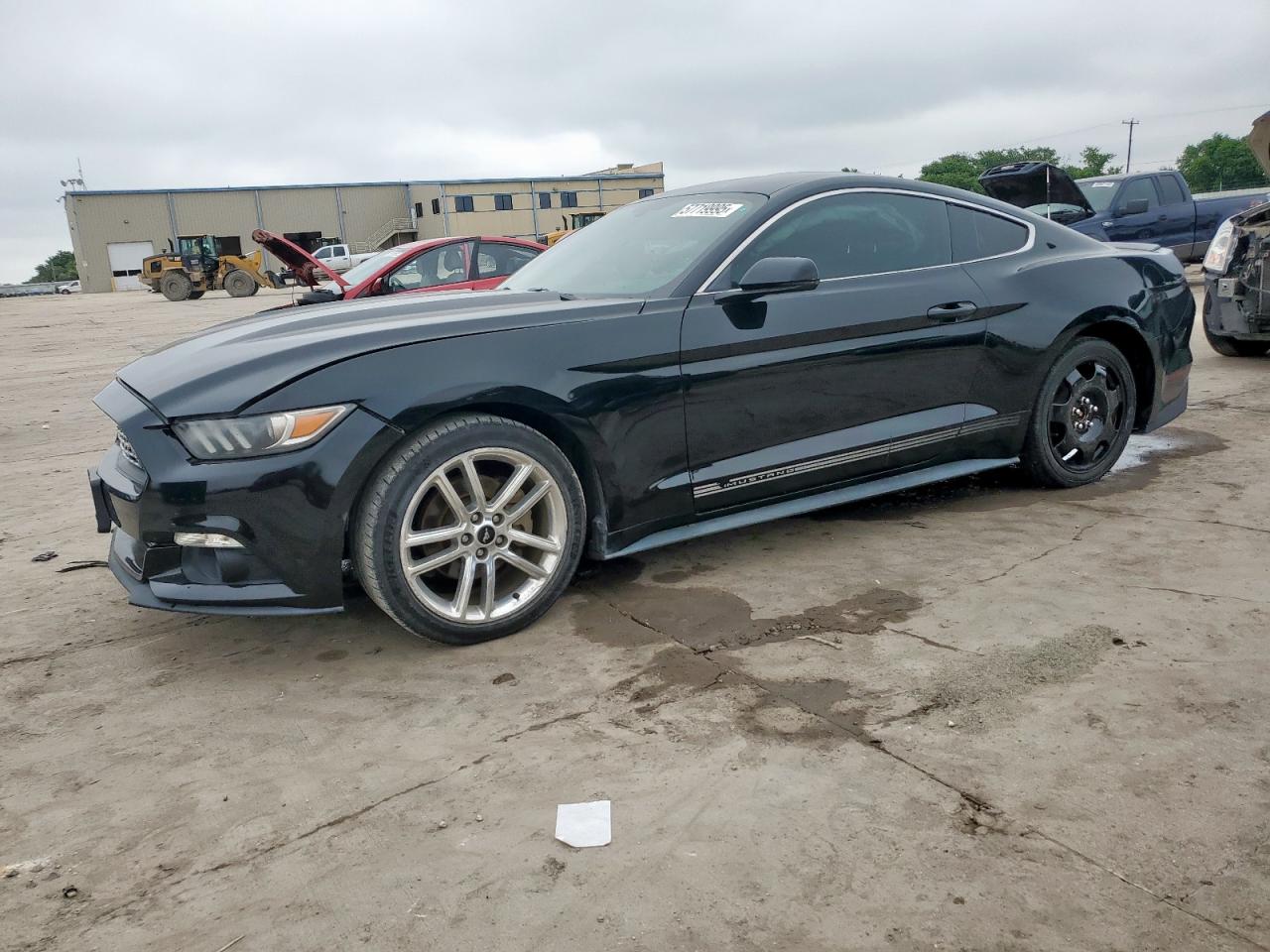 FORD MUSTANG