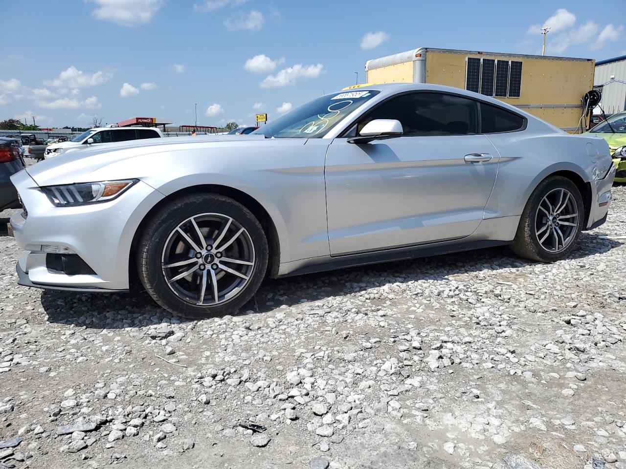 FORD MUSTANG