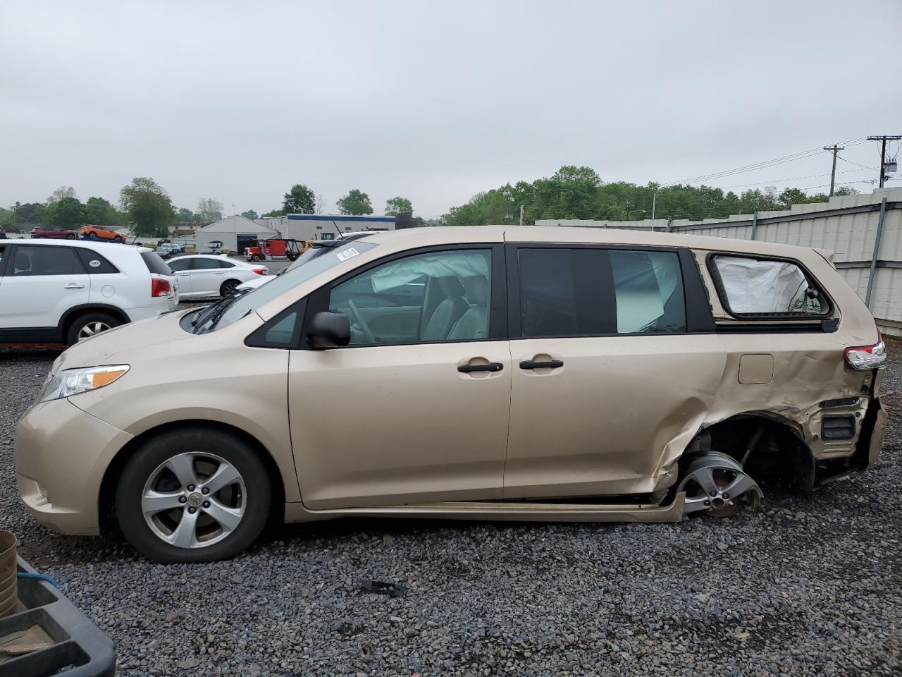 TOYOTA SIENNA