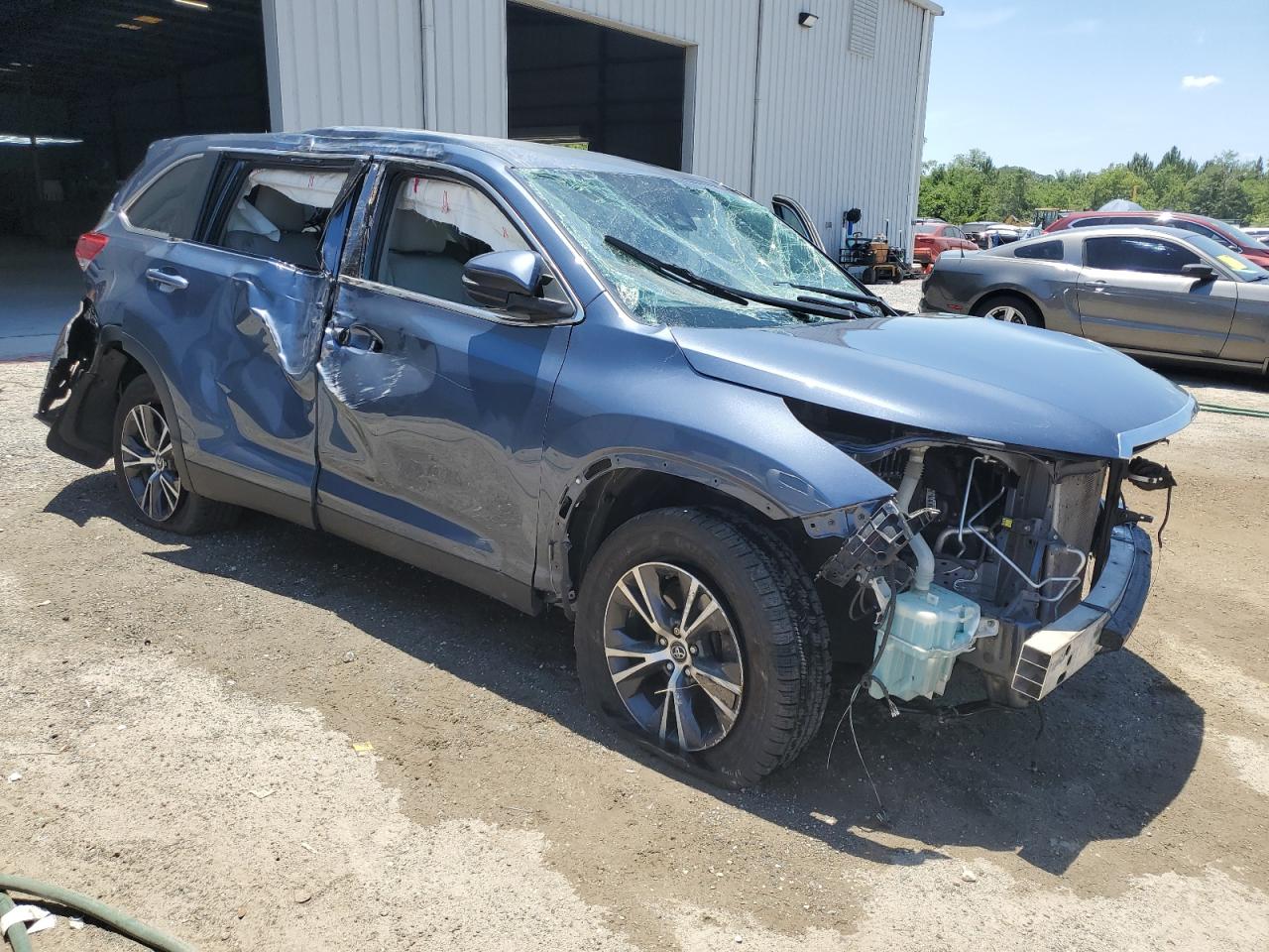 TOYOTA HIGHLANDER LE