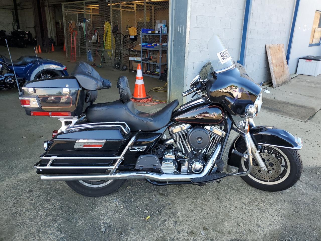  Salvage Harley-Davidson Streetglid