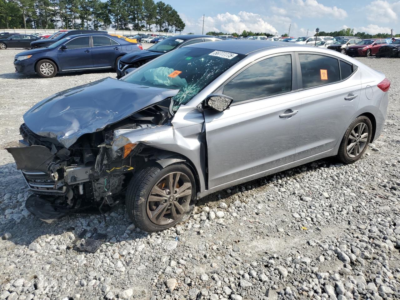 HYUNDAI ELANTRA SE