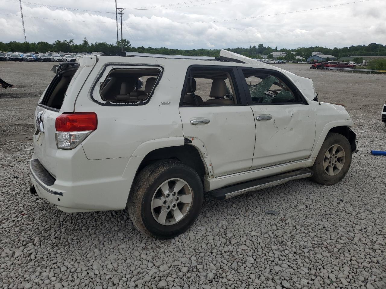 TOYOTA 4RUNNER SR5