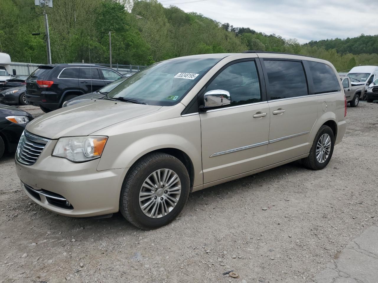 CHRYSLER TOWN & COUNTRY TOURING L