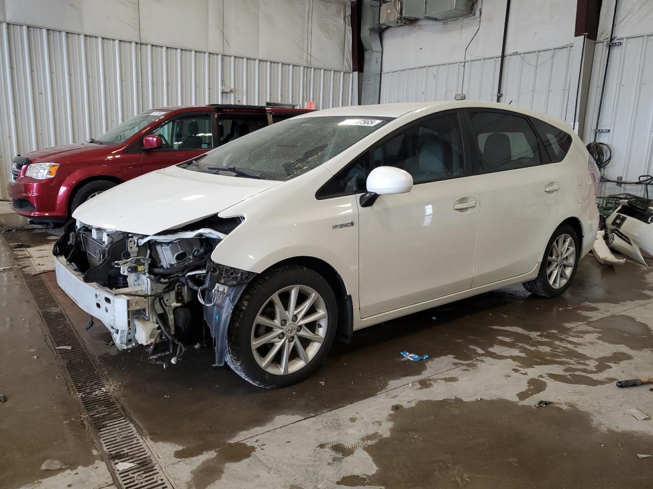 TOYOTA PRIUS V
