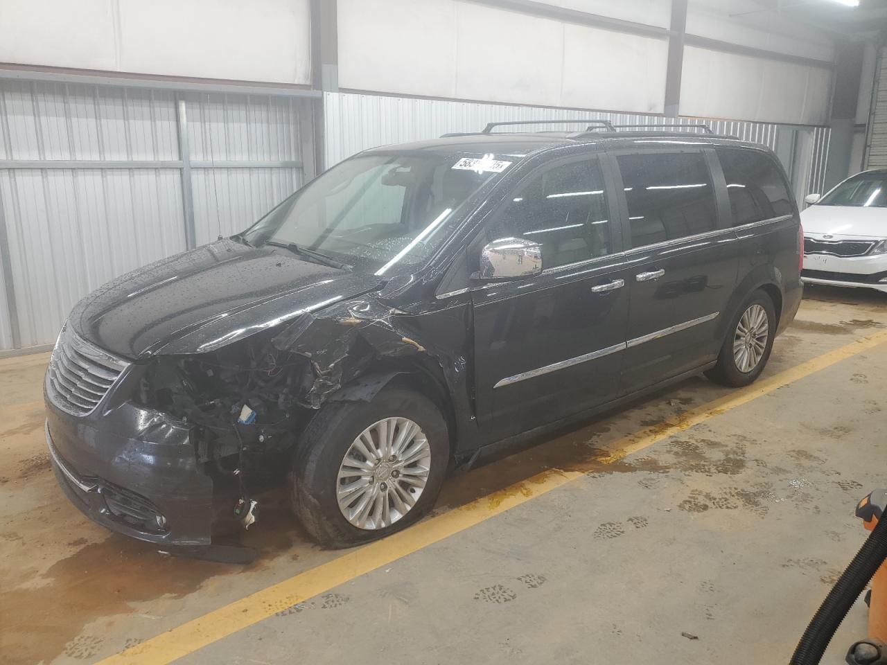 CHRYSLER TOWN & COUNTRY TOURING L