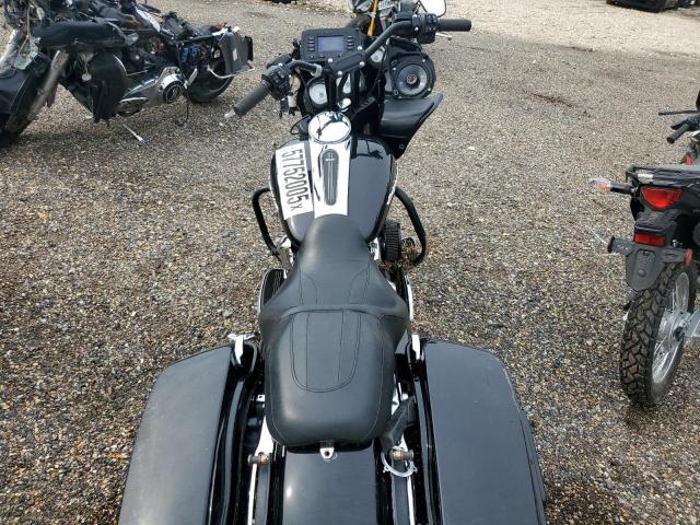 2018 HARLEY-DAVIDSON FLTRX ROAD 1HD1KHC11JB611791