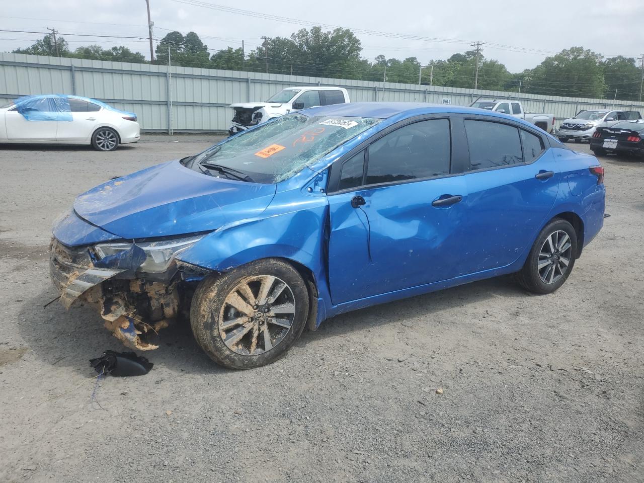 NISSAN VERSA S