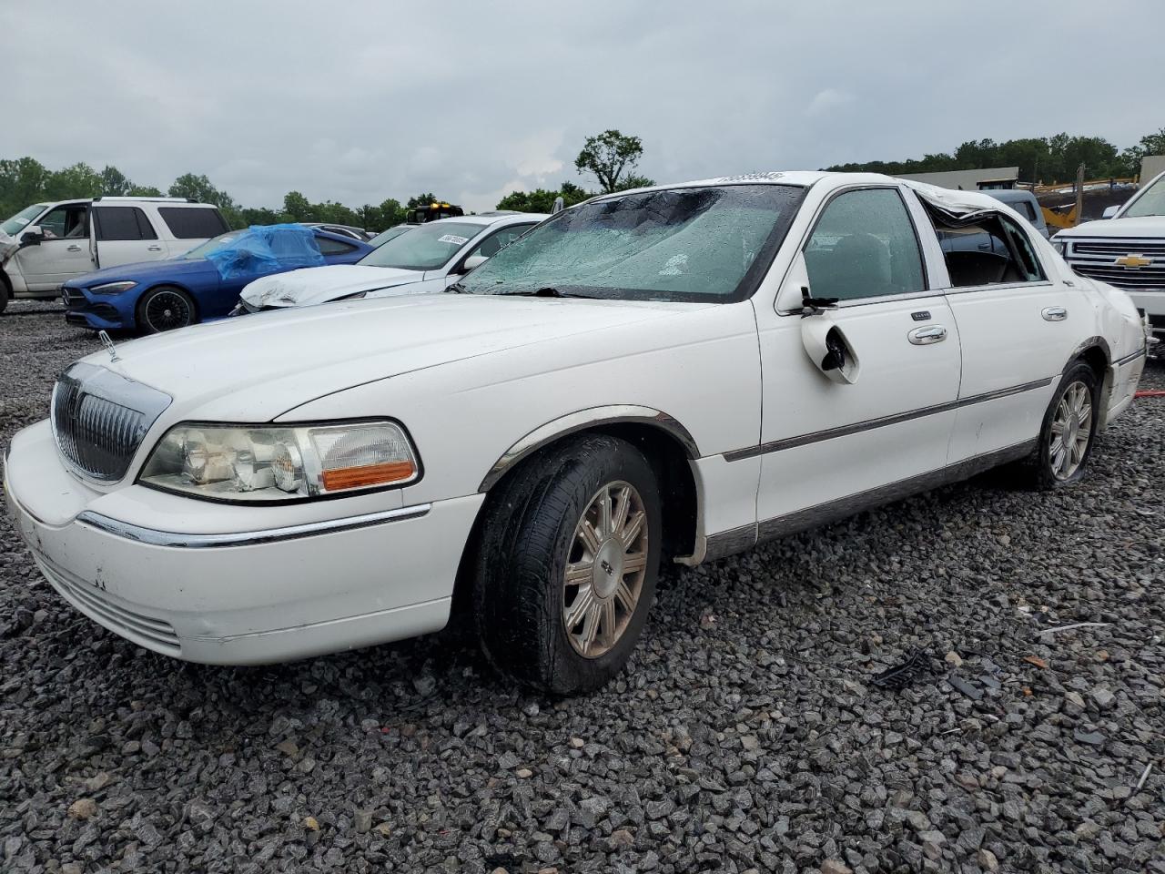 LINCOLN TOWN CAR SIGNATURE LIMITED