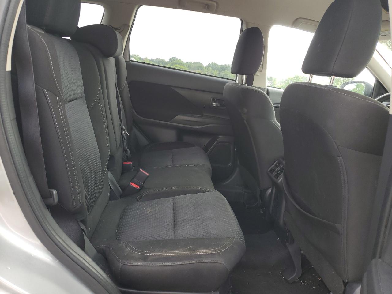 MITSUBISHI OUTLANDER ES