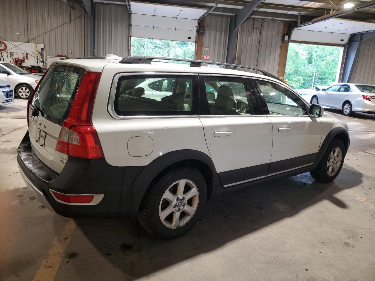 VOLVO XC70 3.2