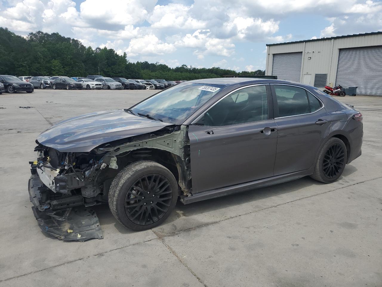 TOYOTA CAMRY SE NIGHT SHADE