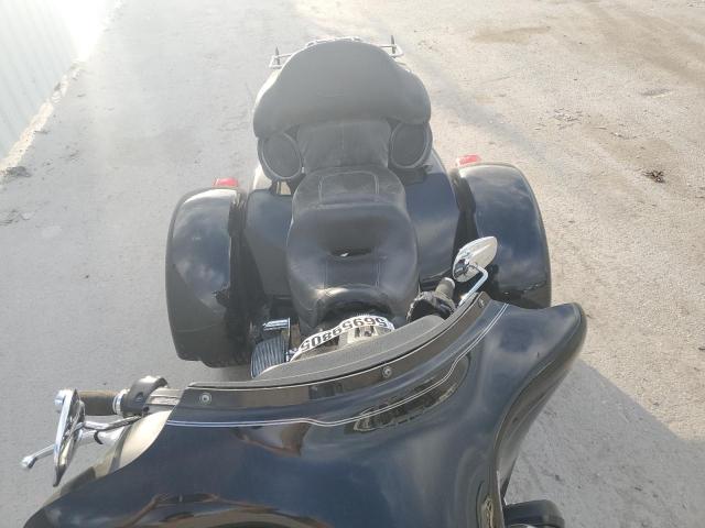 2011 HARLEY-DAVIDSON FLHTCUTG 1HD1MAM18BB856251