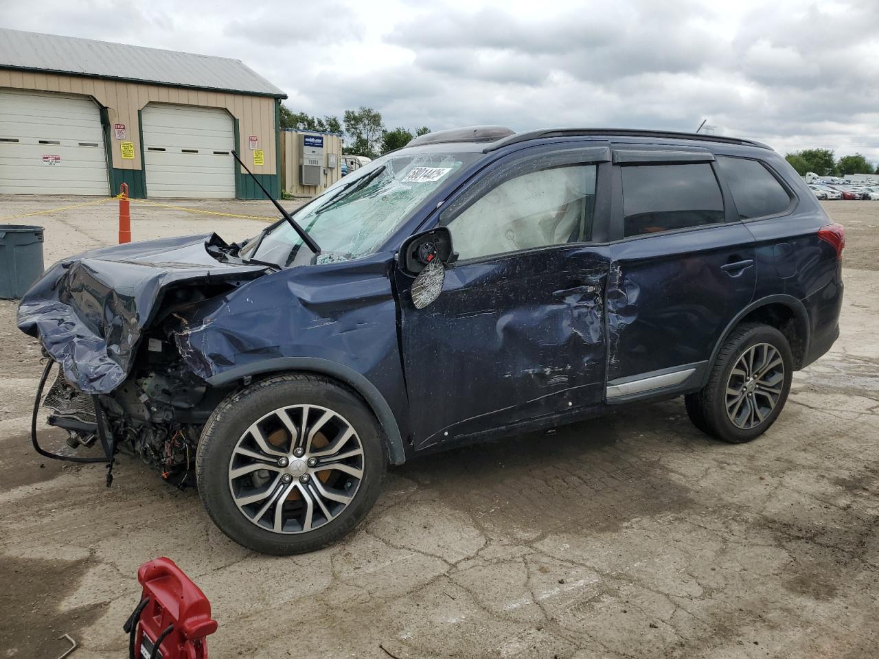 MITSUBISHI OUTLANDER SE