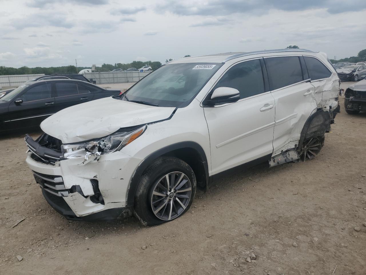 TOYOTA HIGHLANDER SE