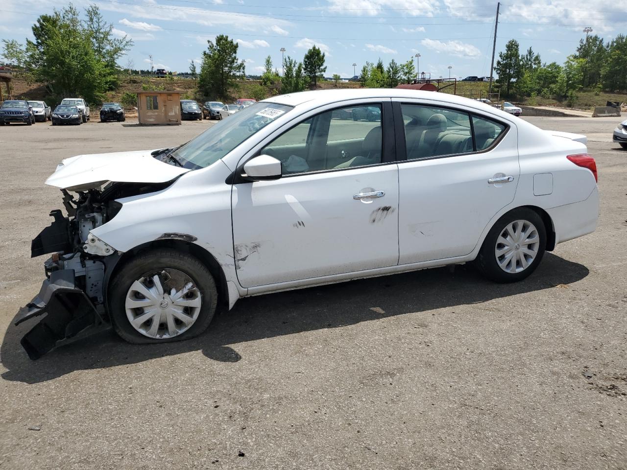 NISSAN VERSA S