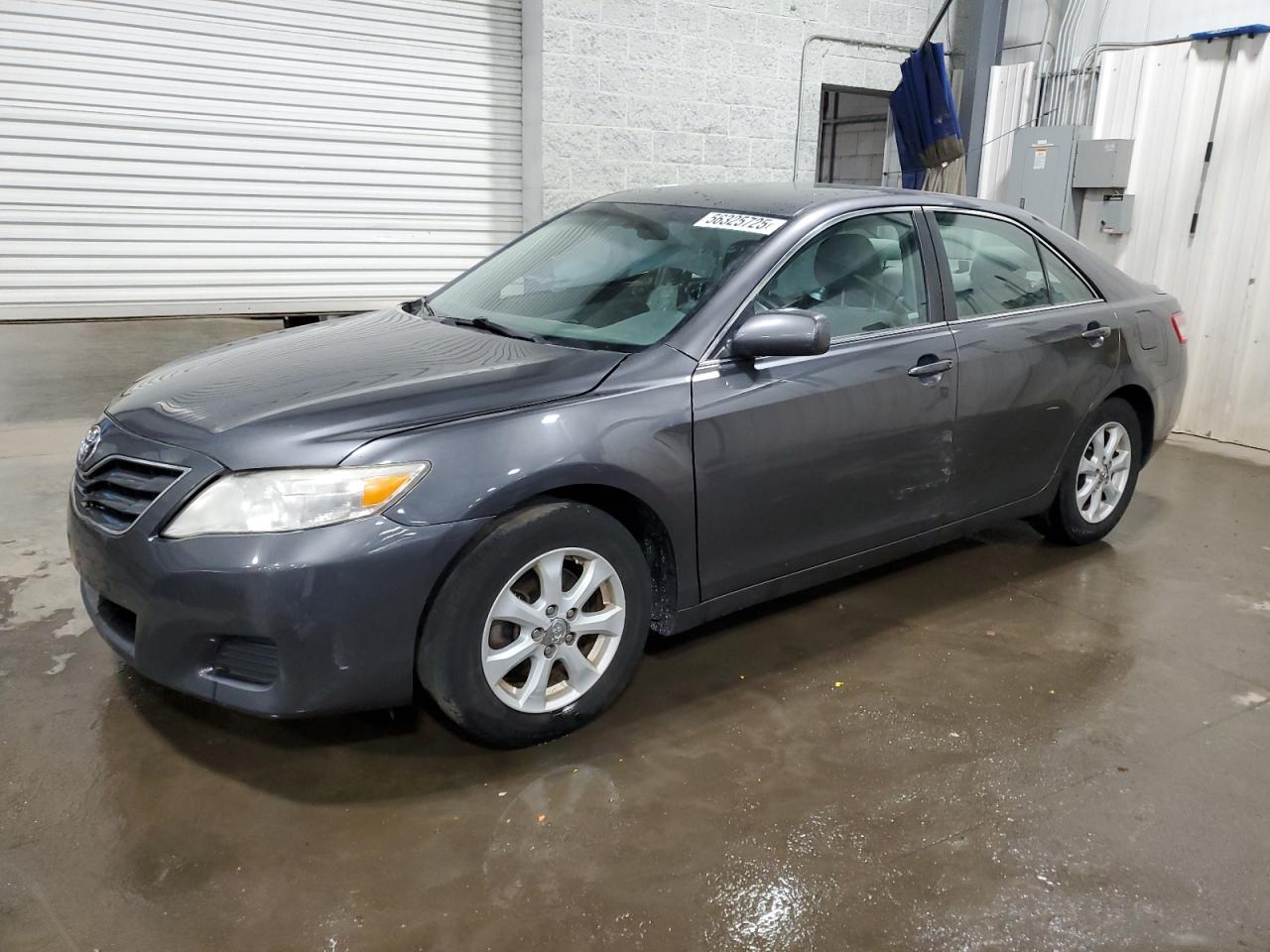 TOYOTA CAMRY BASE