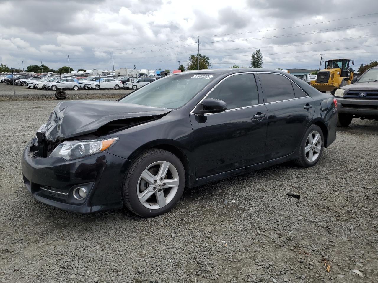 TOYOTA CAMRY BASE