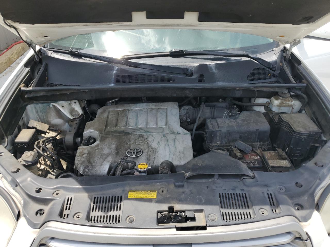 TOYOTA HIGHLANDER SE