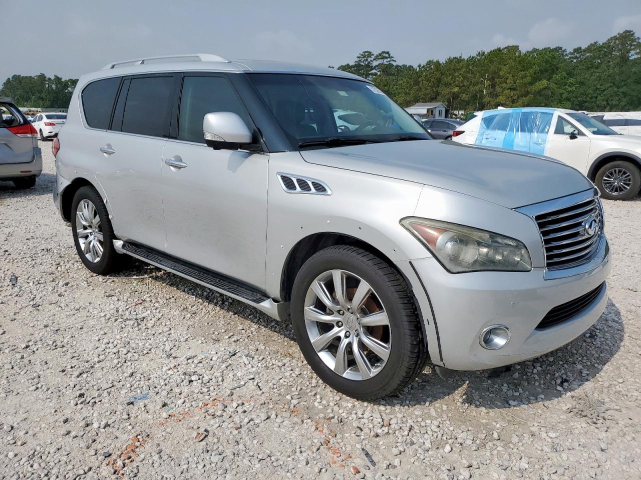INFINITI QX56