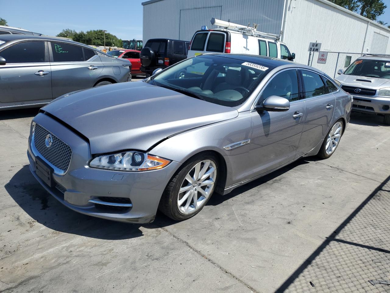 JAGUAR XJ