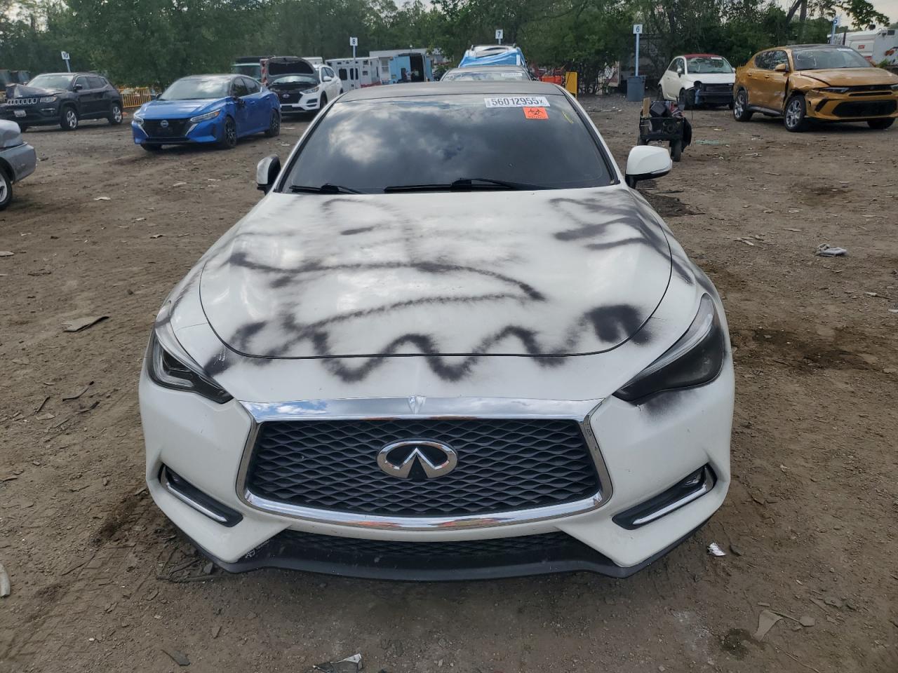 INFINITI Q60 LUXE 300