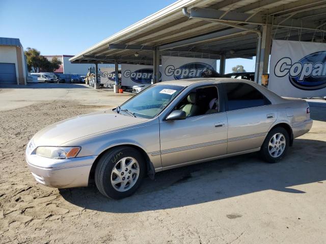 TOYOTA CAMRY LE 1998 gold  gas JT2BF28K3W0109496 photo #1
