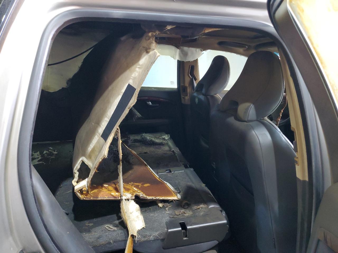 Lot #3208264456 2008 VOLVO V70 3.2