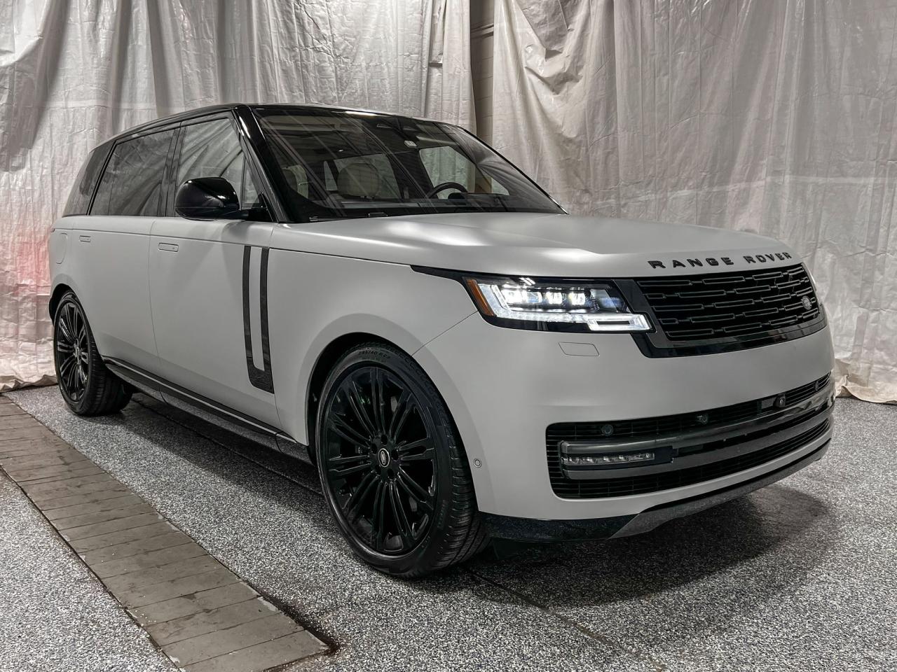 LAND ROVER RANGE ROVER AUTOBIOGRAPHY