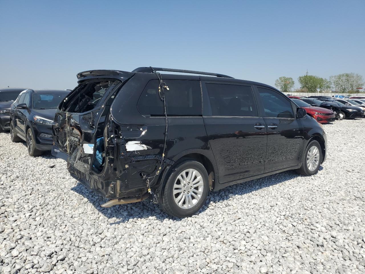 TOYOTA SIENNA XLE