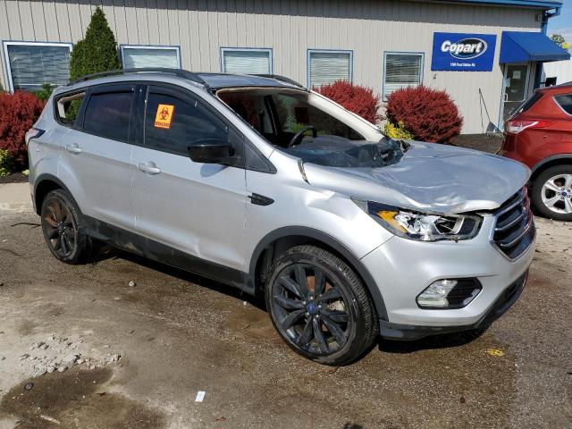 Vin: 1fmcu9g90hub98587, lot: 58199675, ford escape se 20174