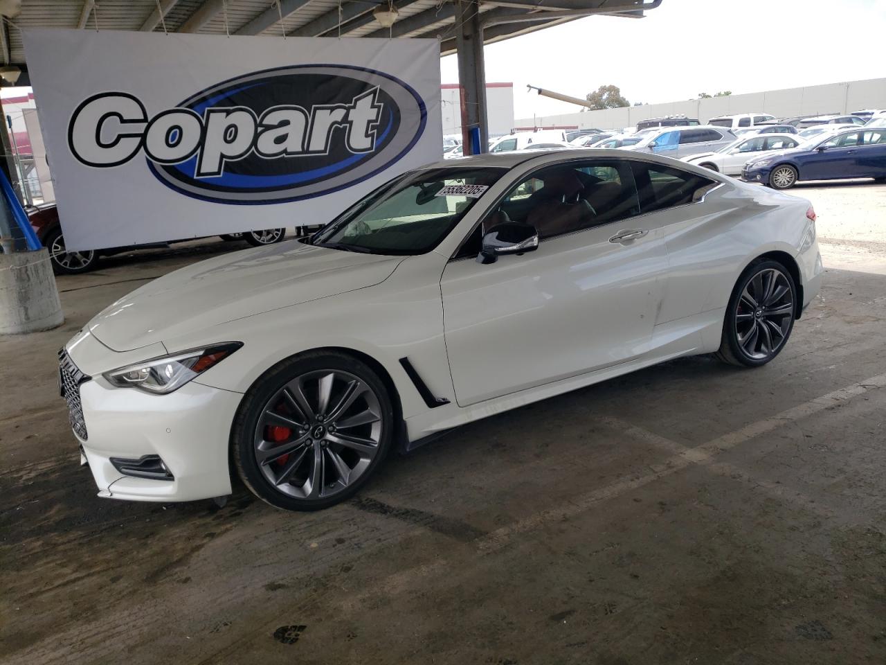 INFINITI Q60 RED SPORT 400