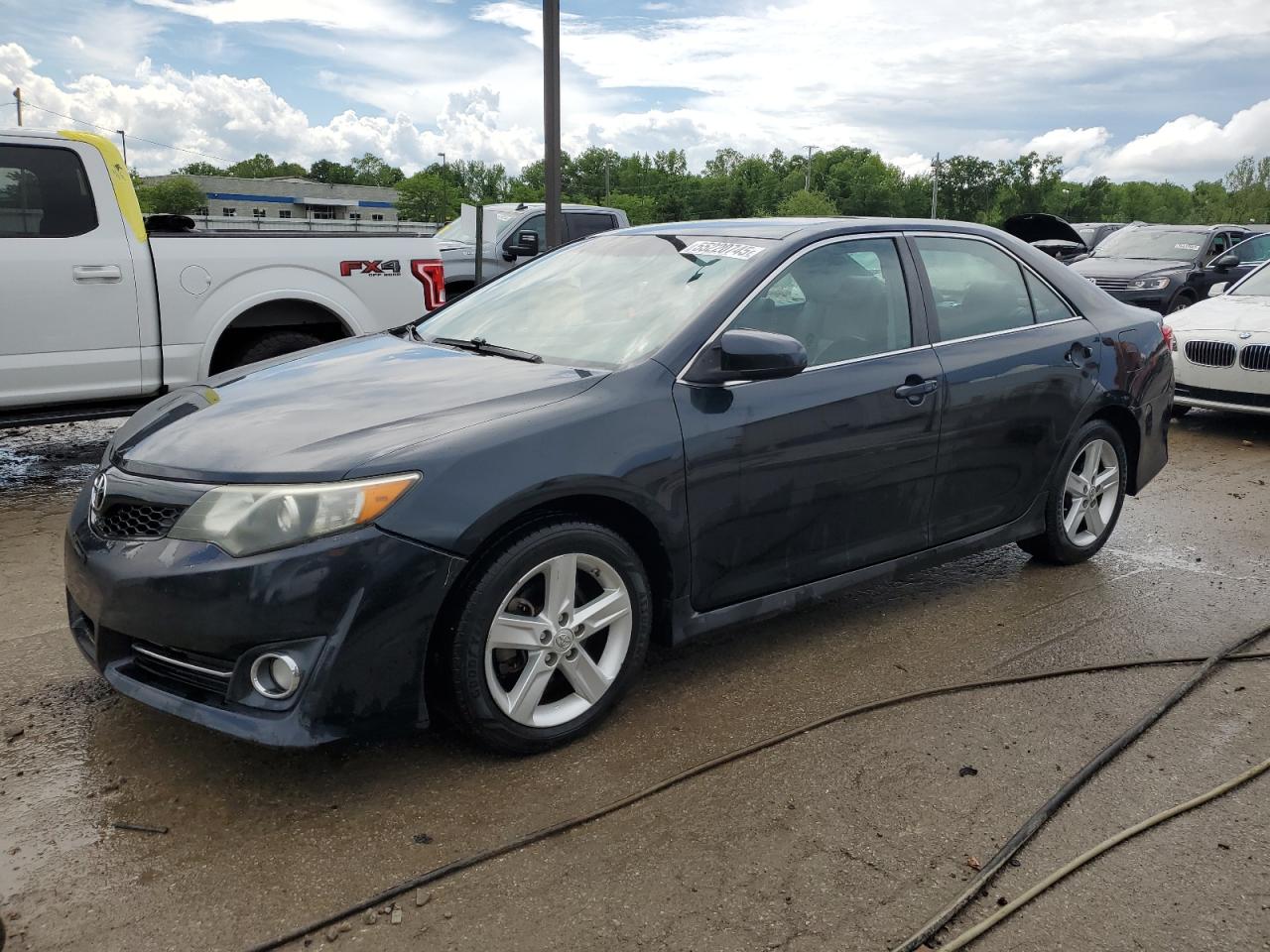 TOYOTA CAMRY BASE