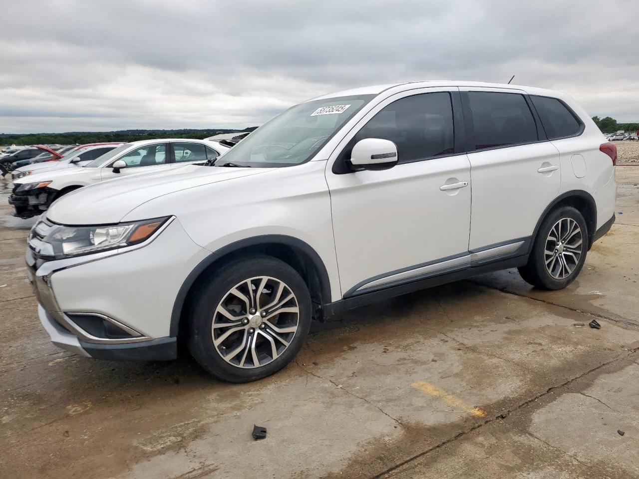 MITSUBISHI OUTLANDER SE