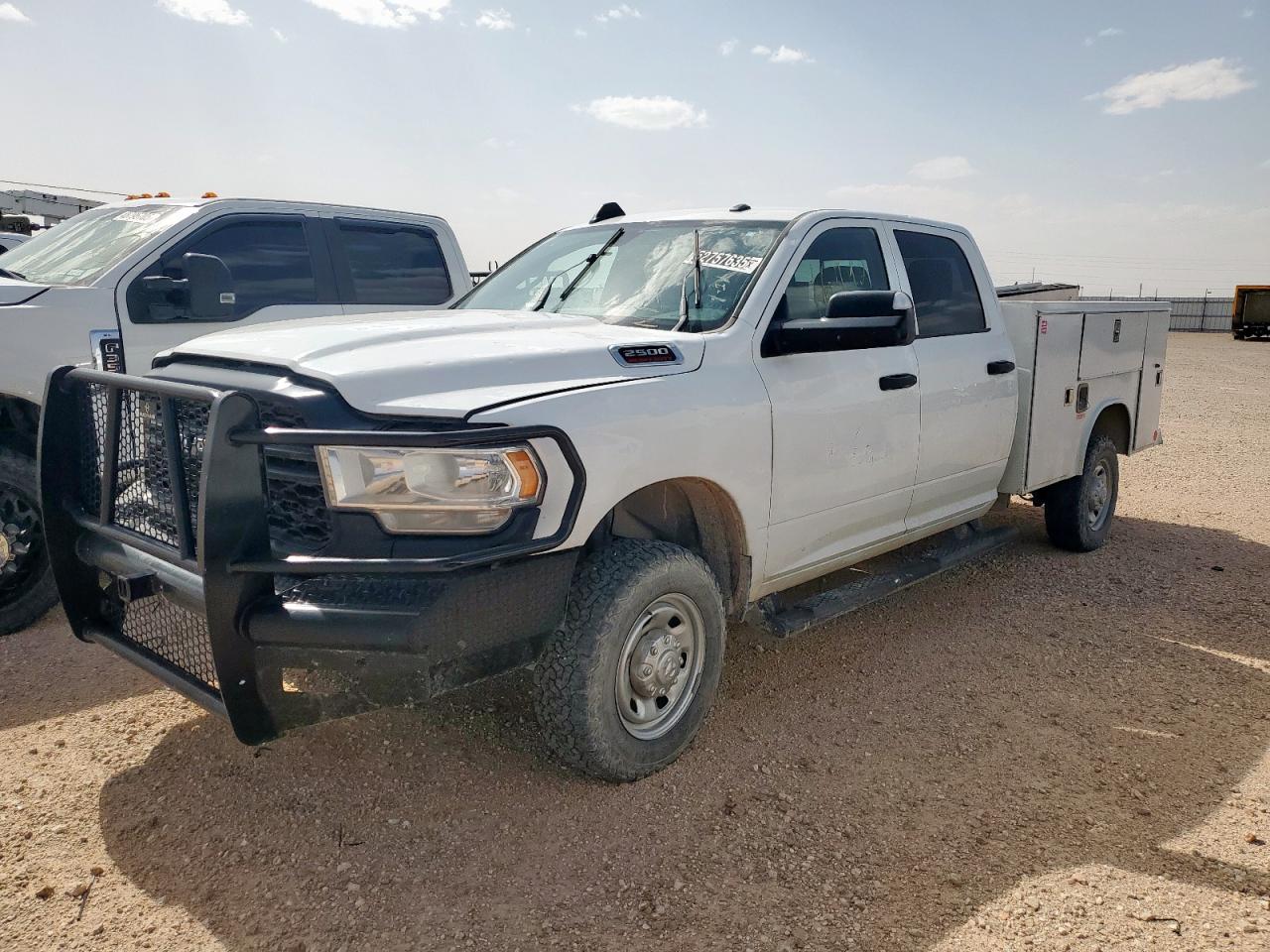 RAM 2500 TRADESMAN