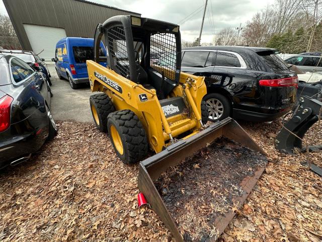 JOHN DEERE 250 2010 yellow   KV0250A250800 photo #1