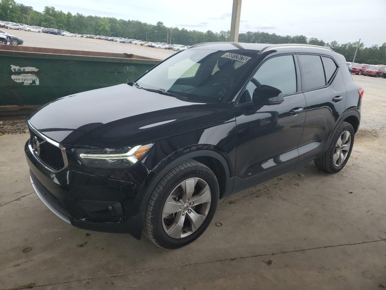 VOLVO XC40 T4 MOMENTUM