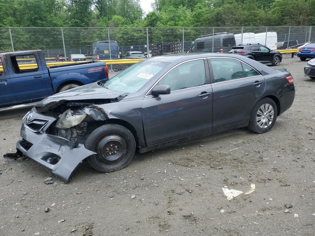 TOYOTA CAMRY BASE