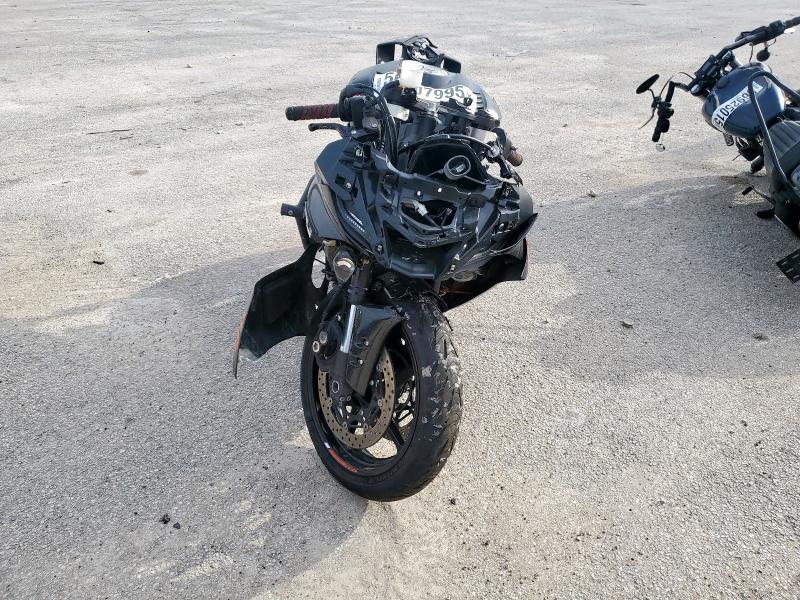 YAMAHA YZFR6 2020 black  gas JYARJ28E6LA006539 photo #3