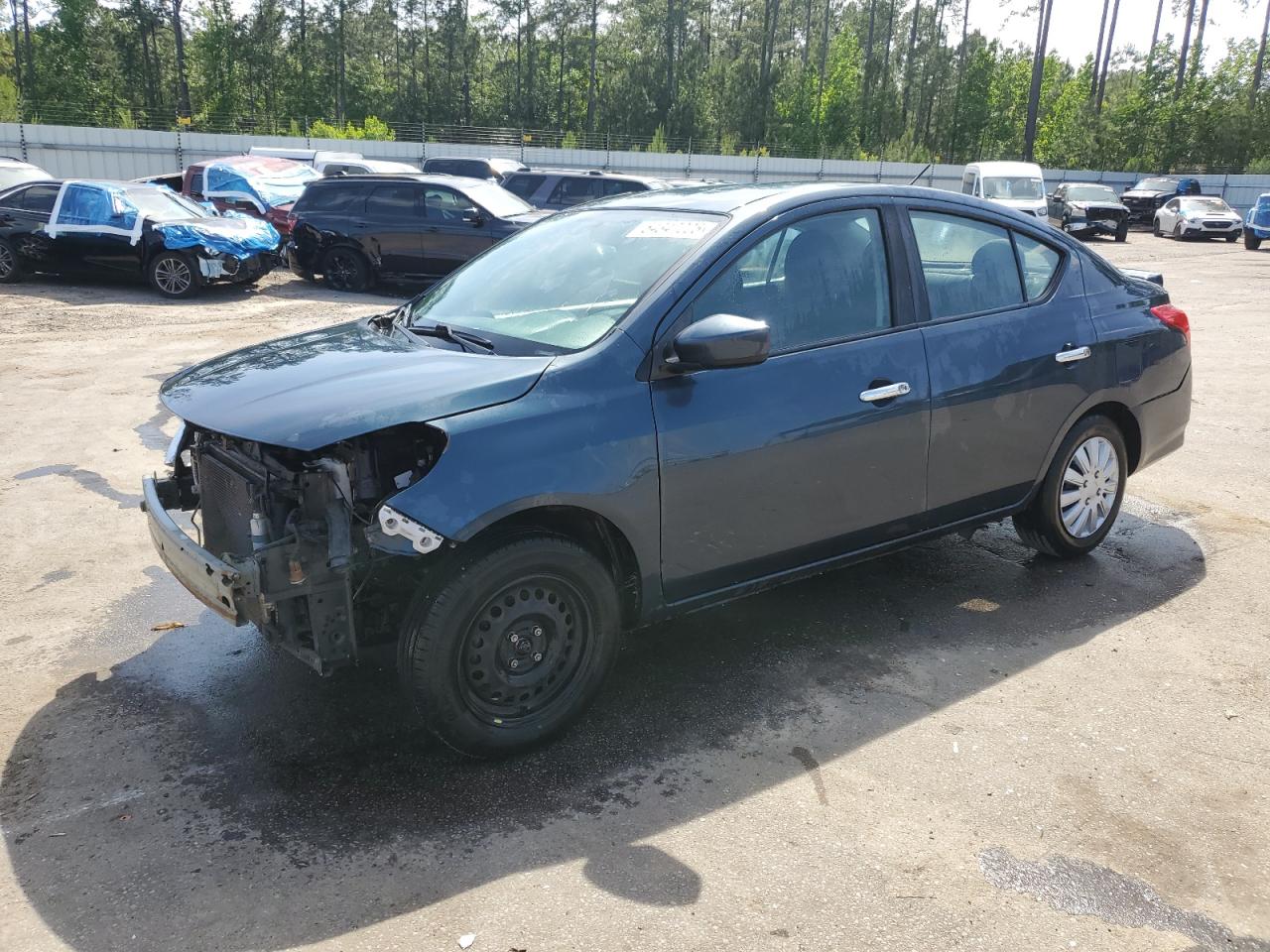 NISSAN VERSA S