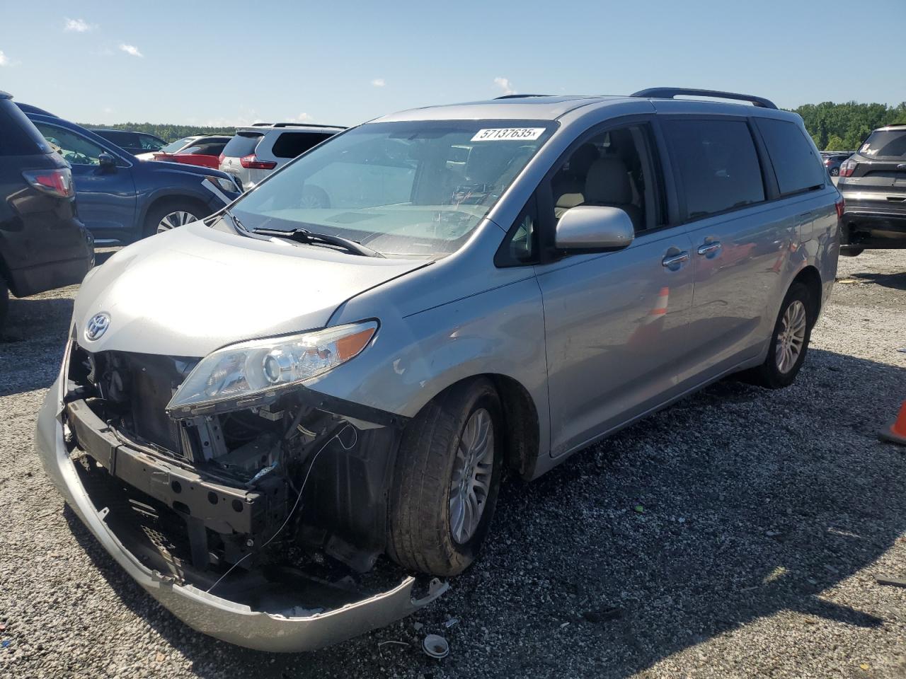 TOYOTA SIENNA XLE