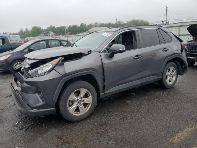 Vin: 2t3p1rfvxmc207288, lot: 57377685, toyota rav4 xle 2021 img_1
