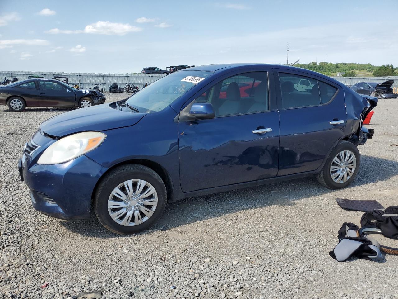 NISSAN VERSA S