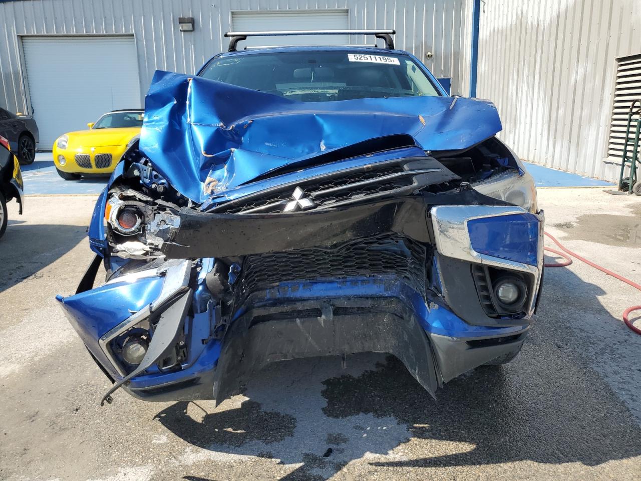 MITSUBISHI OUTLANDER ES