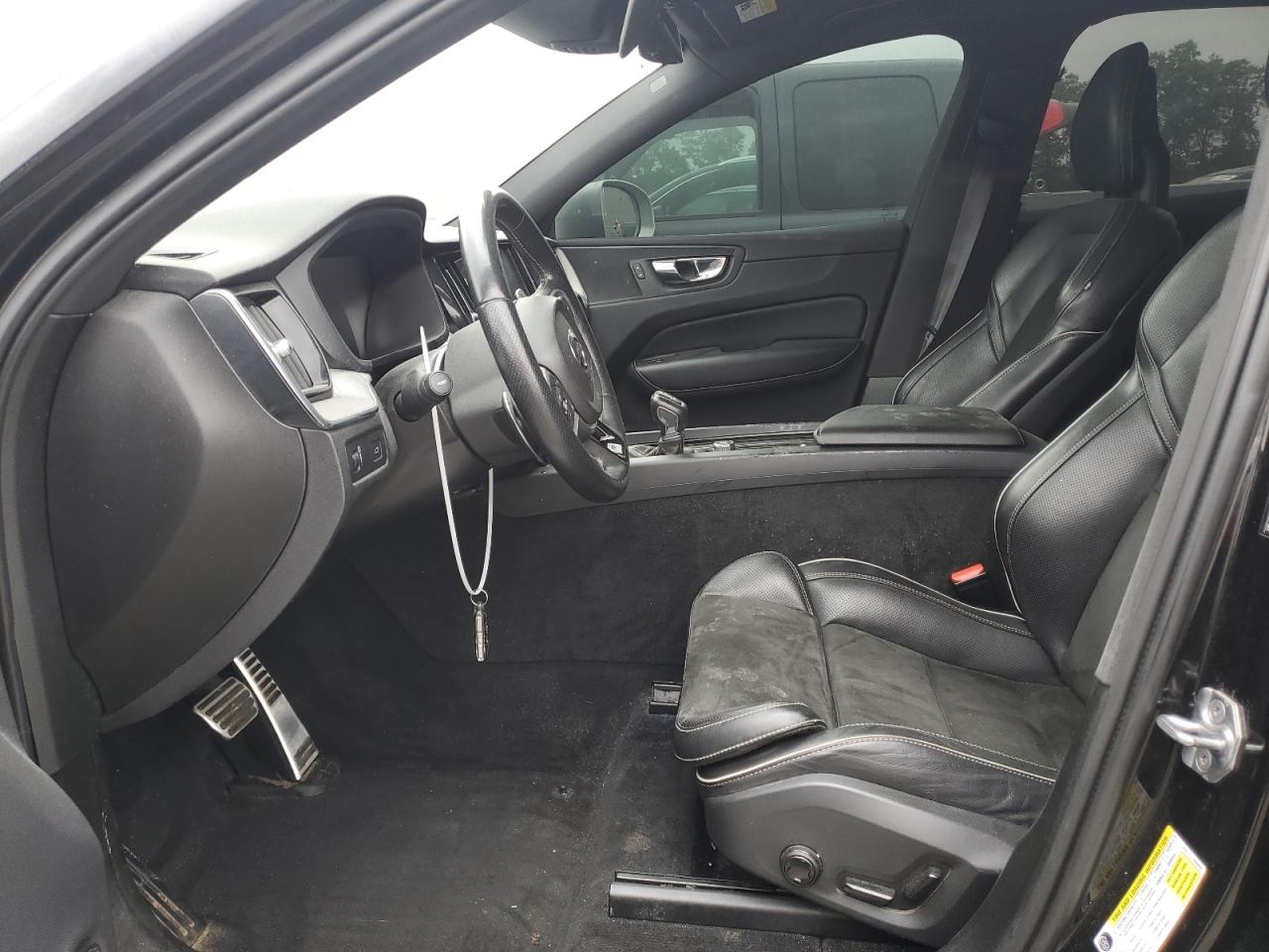 VOLVO XC60 T6 R-DESIGN