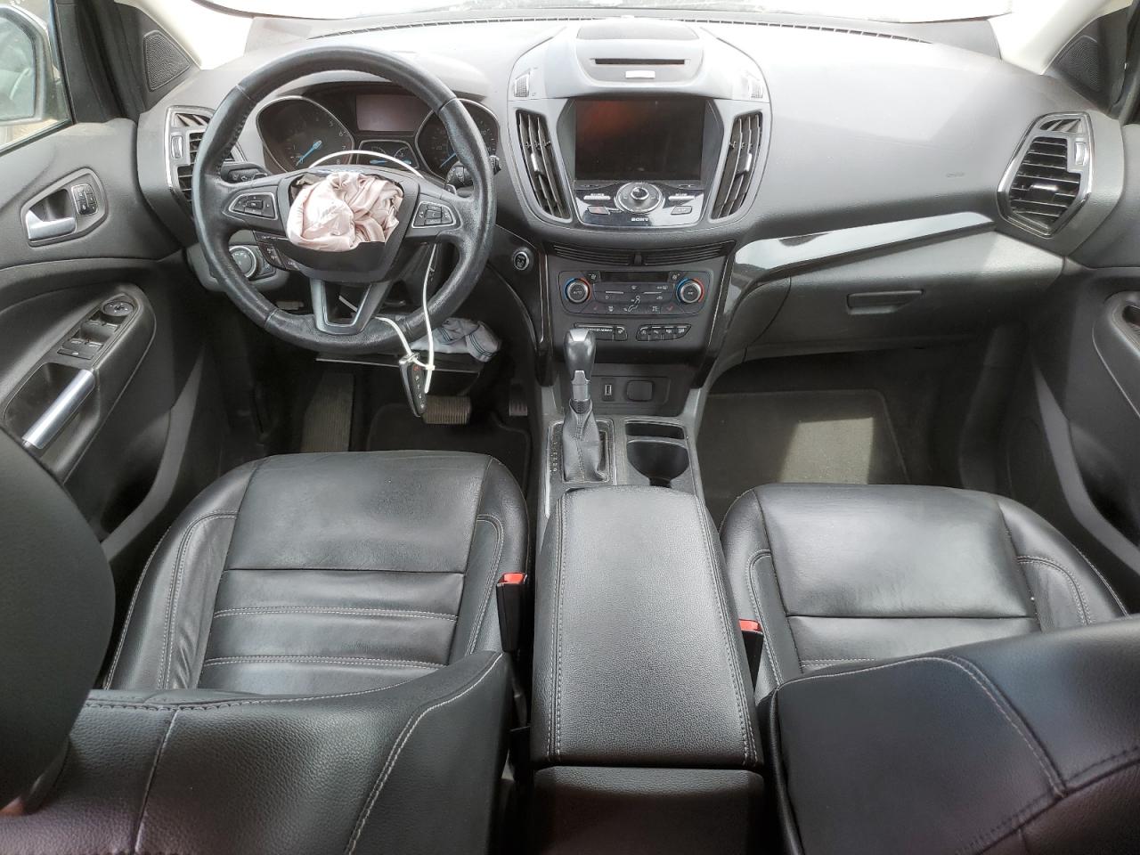 FORD ESCAPE TITANIUM