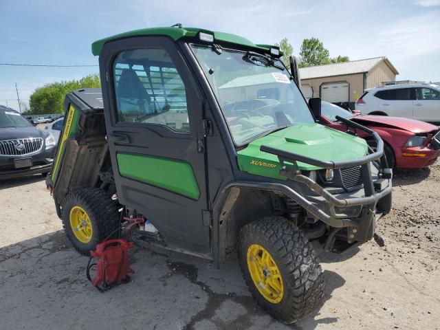 JOHN DEERE GATOR